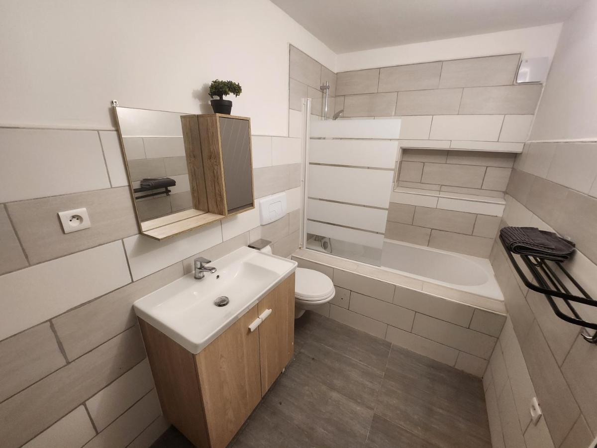 Spacieux 2 Chambres, Paisible Bar-le-Duc Buitenkant foto